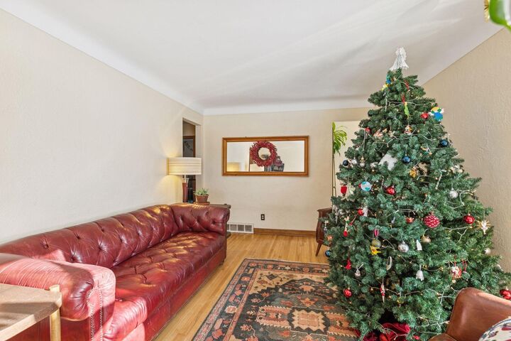 Property Photo: 711 Grandview Avenue W MN 55113