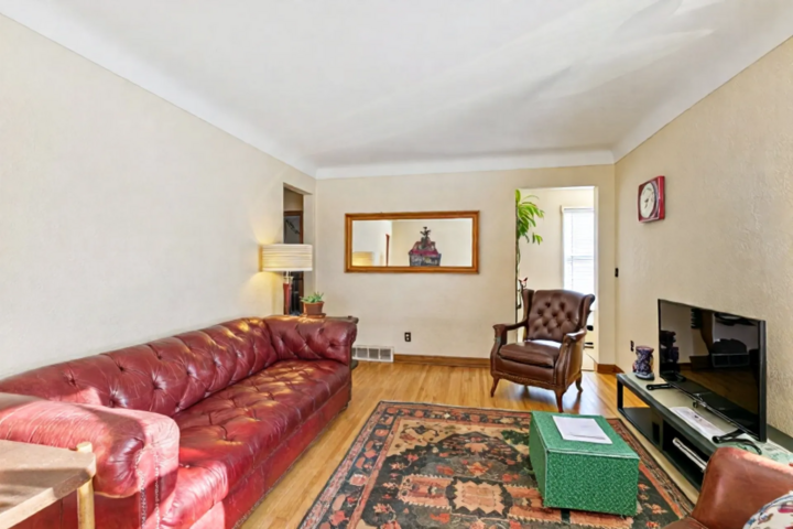 Property Photo:  711 Grandview Avenue W  MN 55113 