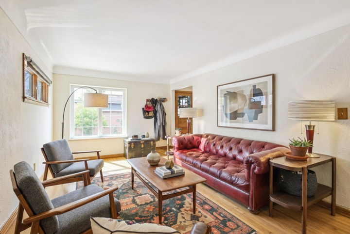 Property Photo: 711 Grandview Avenue W MN 55113