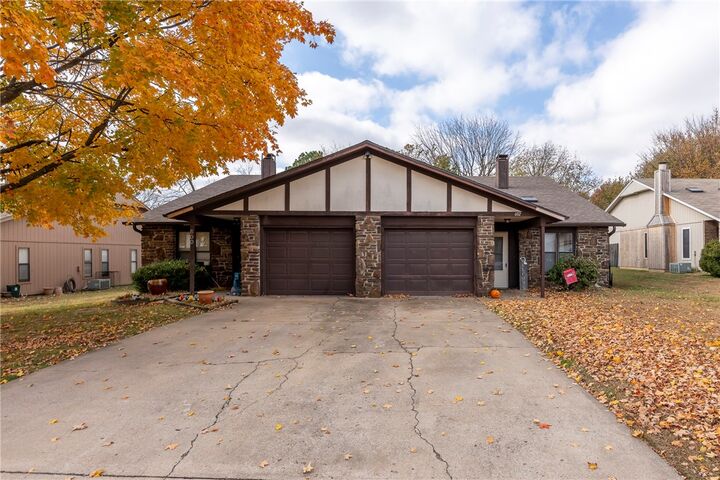 Property Photo: 600/602 N 37th Street AR 72756