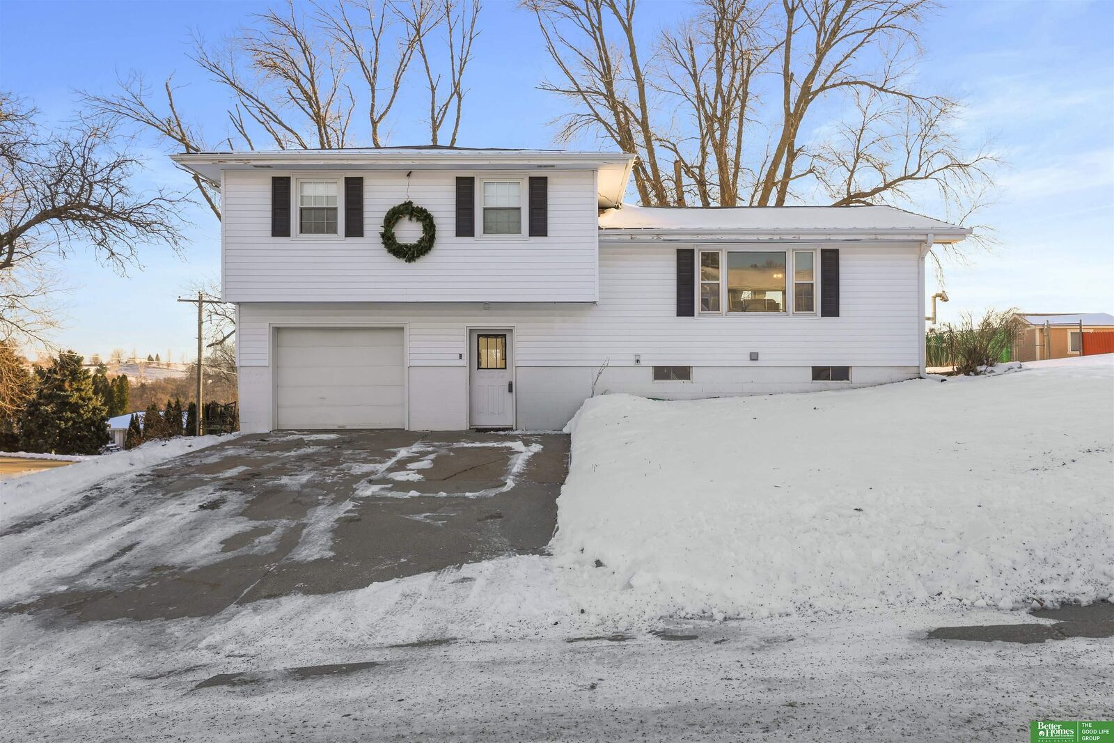 Property Photo: 2001 Hampton Drive NE 68061