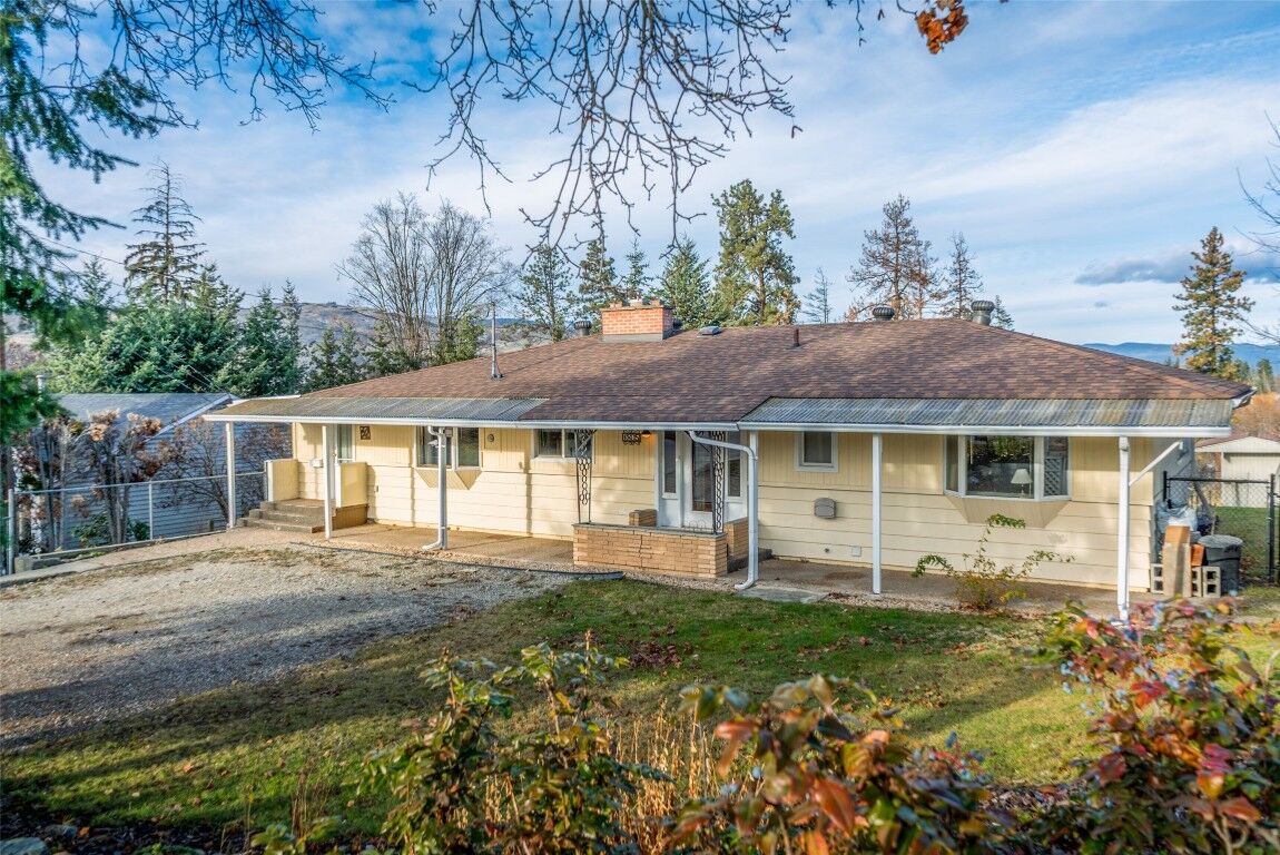 Photo de la propriété:  1805 39 Avenue  BC V1T 3A6 