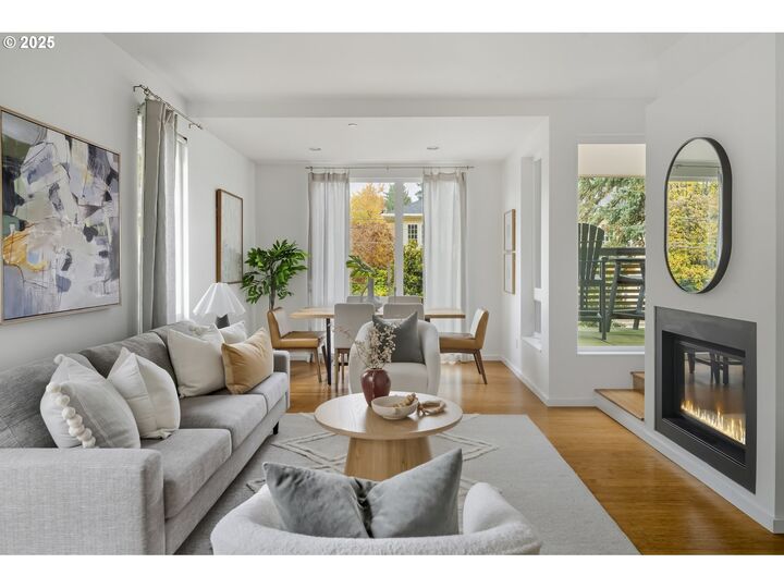 Property Photo: 1102 NE Tillamook St 5 OR 97212