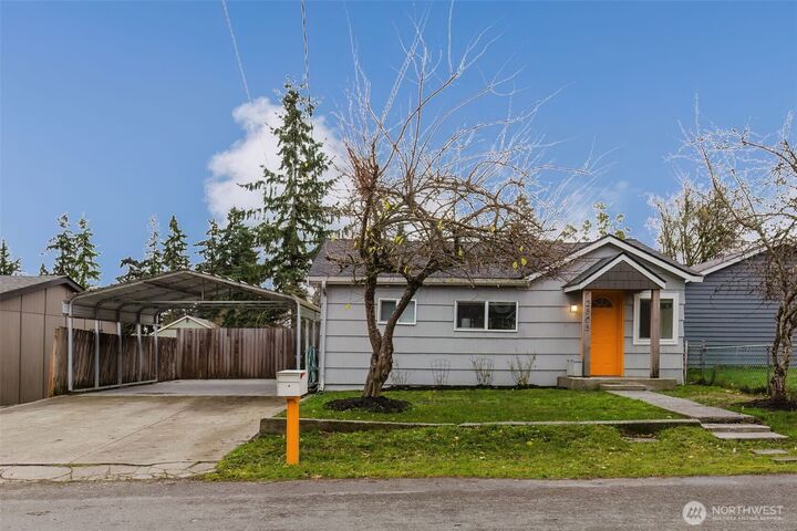 Property Photo:  2805 NE Bowen Street  WA 98310 