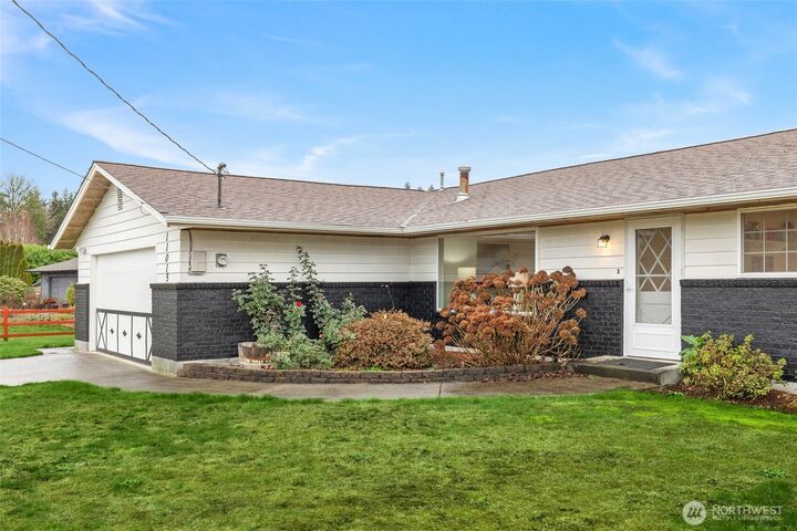 Property Photo: 11015 SE 291st Street WA 98092