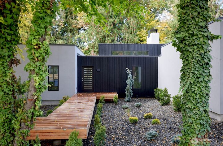 Property Photo: 910 Fern Avenue WA 99362