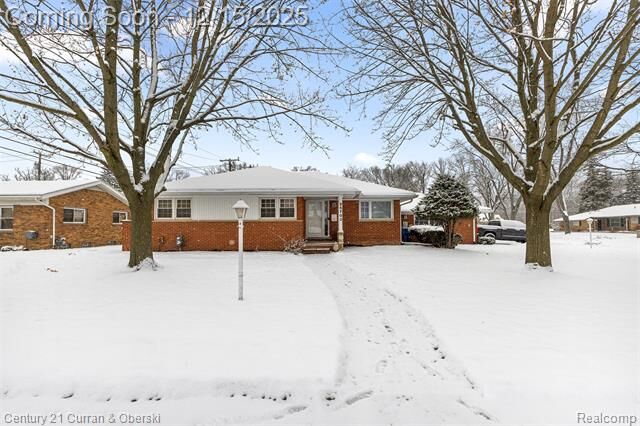 Property Photo: 25703 Loch Lomond Drive MI 48125