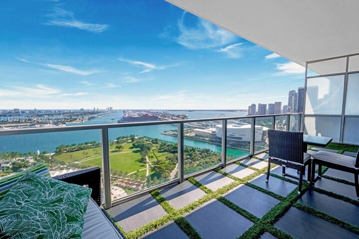 Property Photo:  1100 Biscayne Blvd 3104  FL 33132 