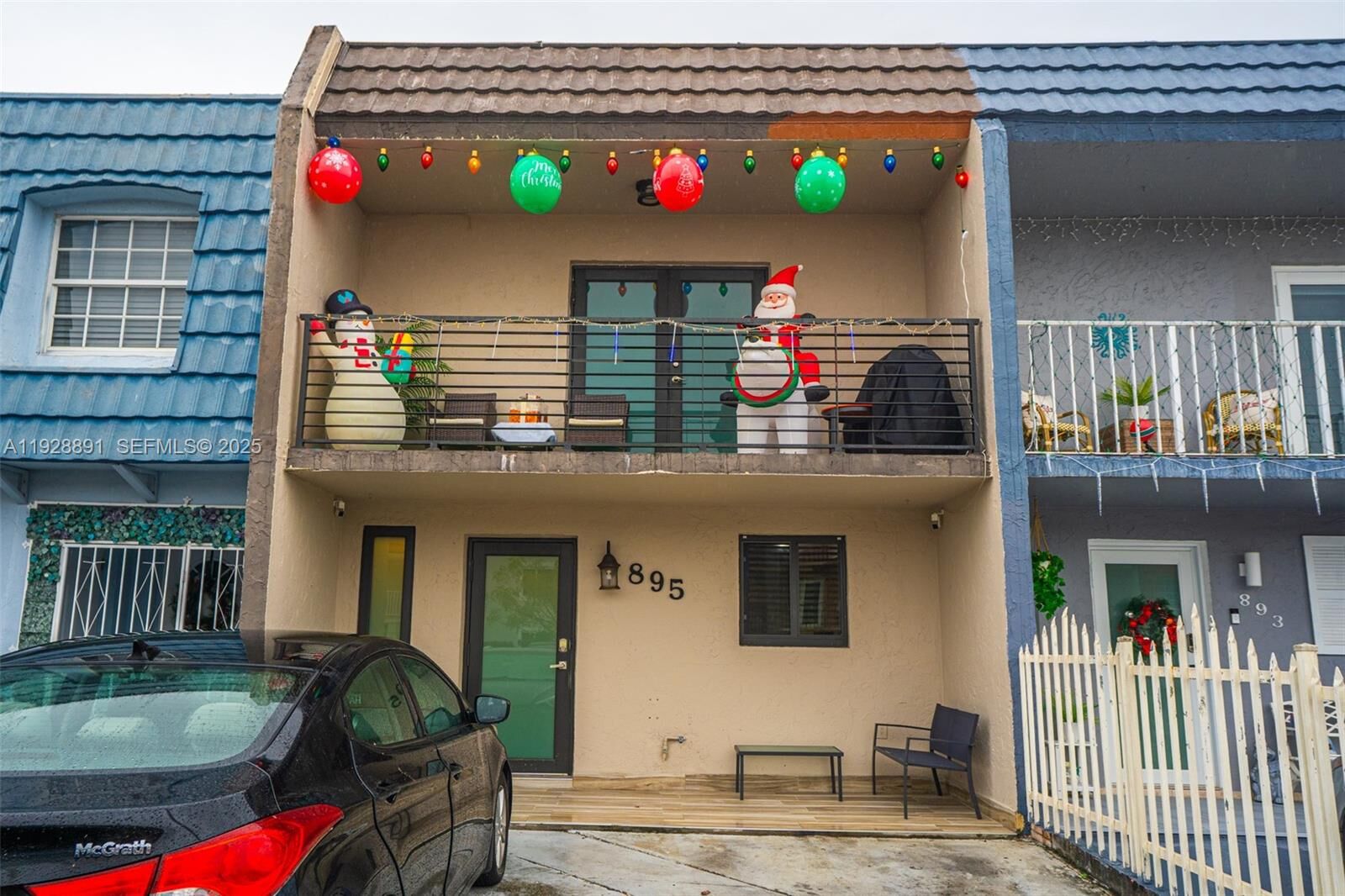 Property Photo:  895 W 80th Pl  FL 33014 