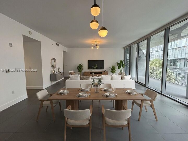 Property Photo: 250 NW 24th St 3C FL 33127