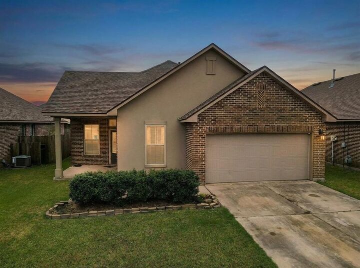 Property Photo: 329 Leawood Ave Avenue LA 70665