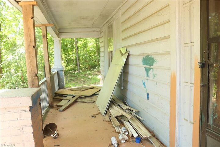 Property Photo:  1433 Larkin Street  NC 27262 