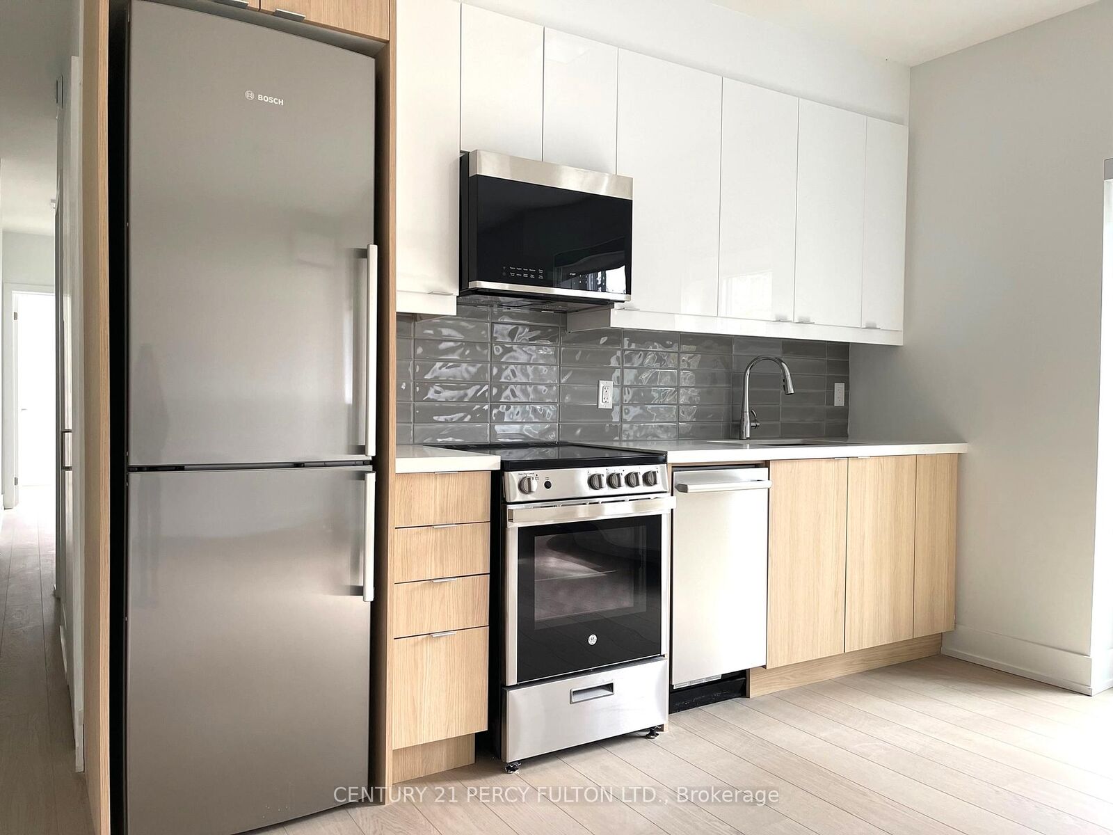 Property Photo:  320 Roncesvalles Avenue 1  ON M6R 2M7 