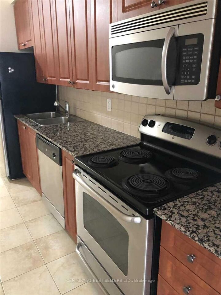 Photo de la propriété: 225 Webb Drive 801 ON L5B 3Y5