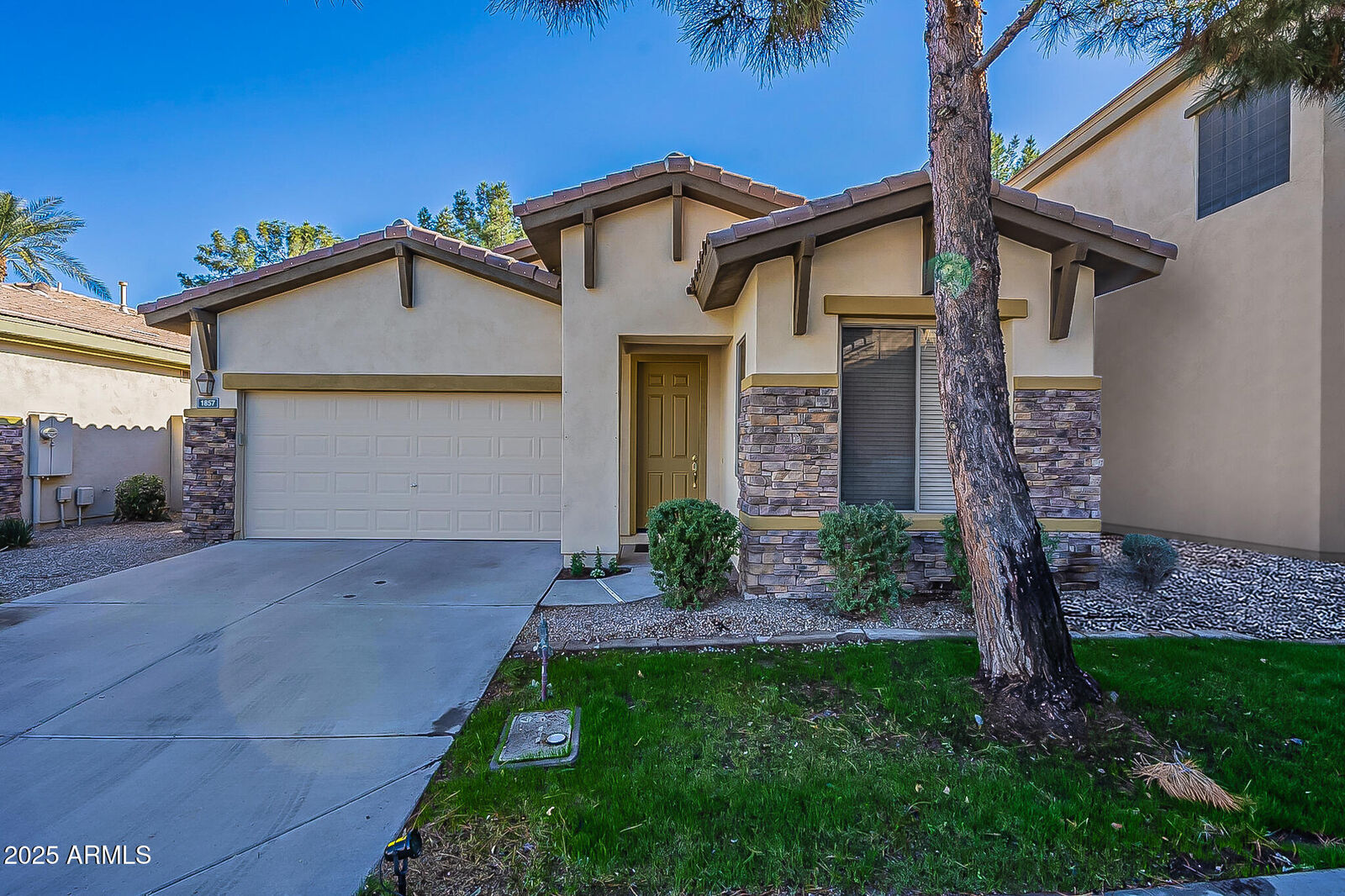 Property Photo: 1857 W Periwinkle Way AZ 85248