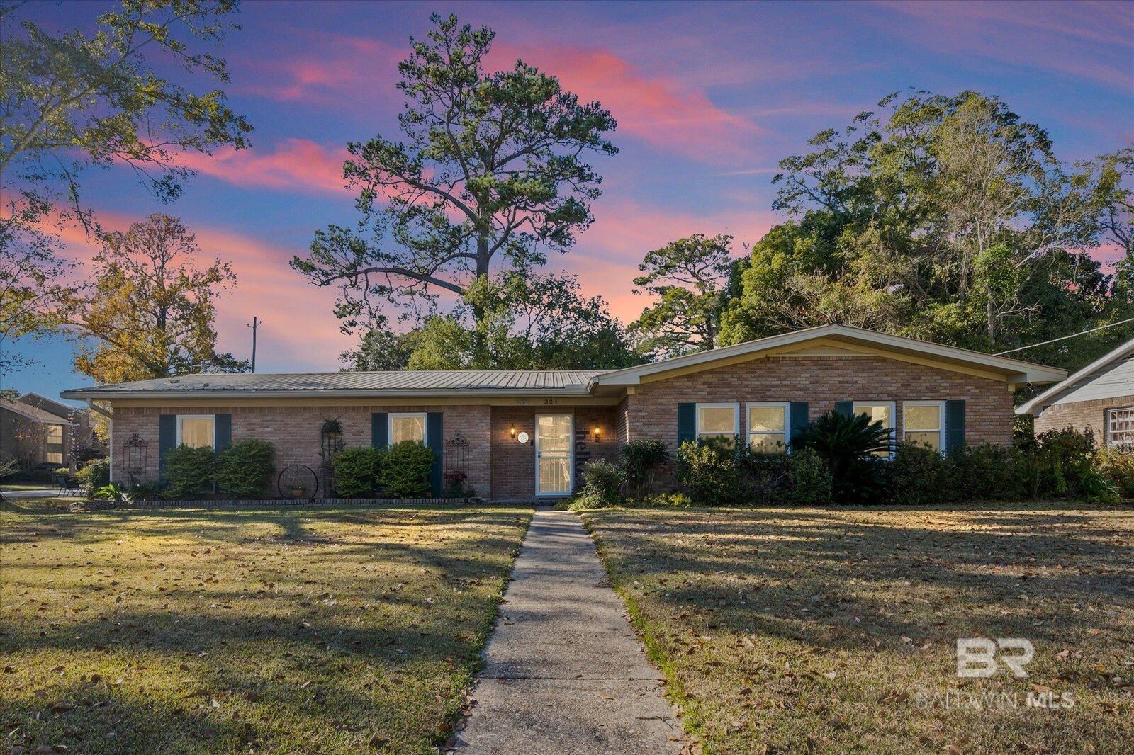 Property Photo: 324 Hadrian Street AL 36606