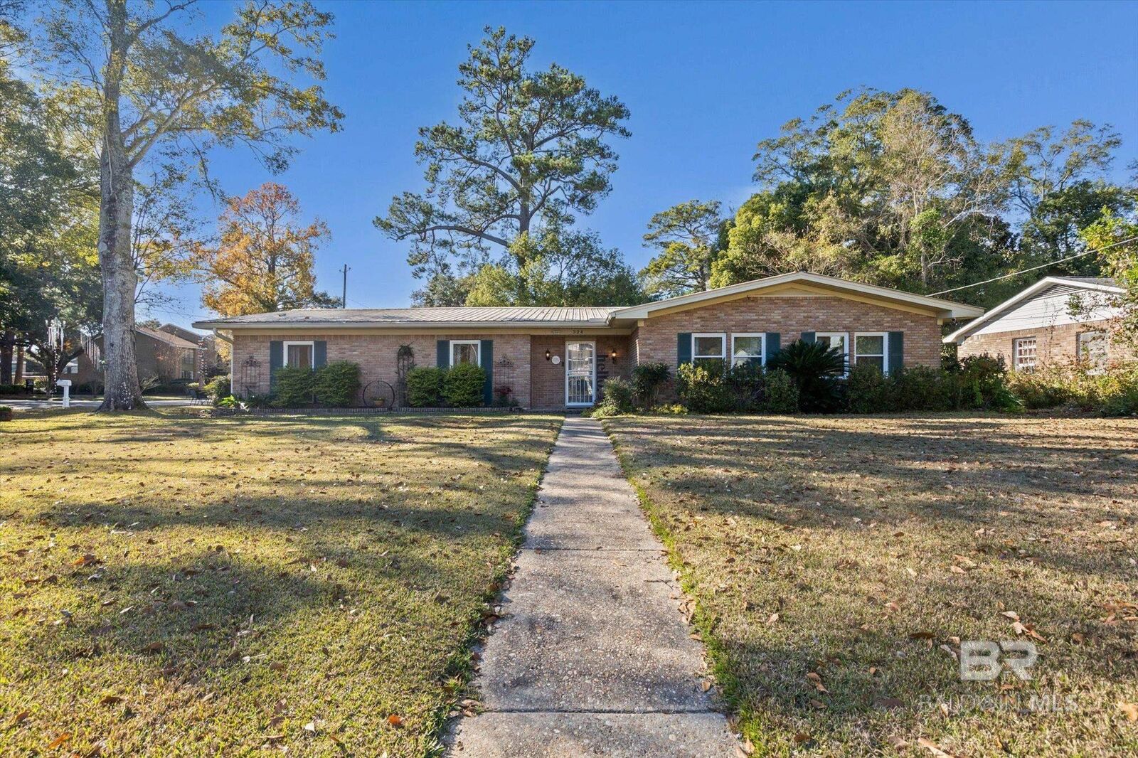 Property Photo: 324 Hadrian Street AL 36606