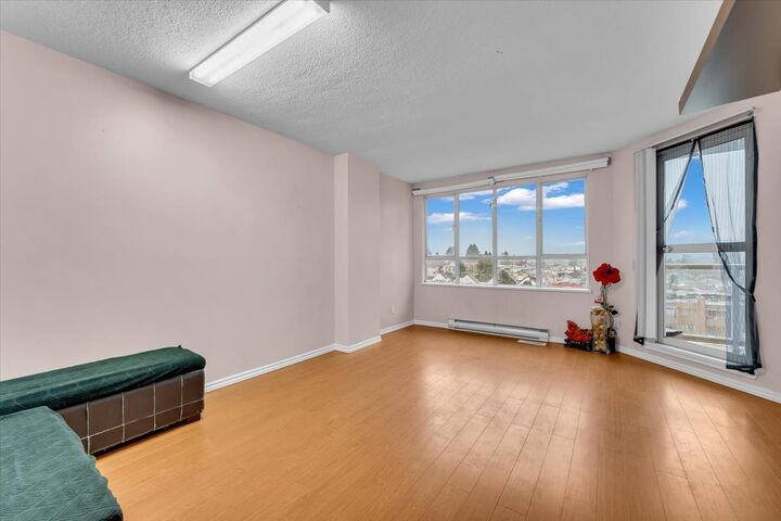 Property Photo:  3489 Ascot Place 910  BC V5R 6B6 