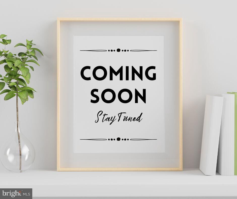 Property Photo: 5513 Woodlawn Manor Court VA 22309