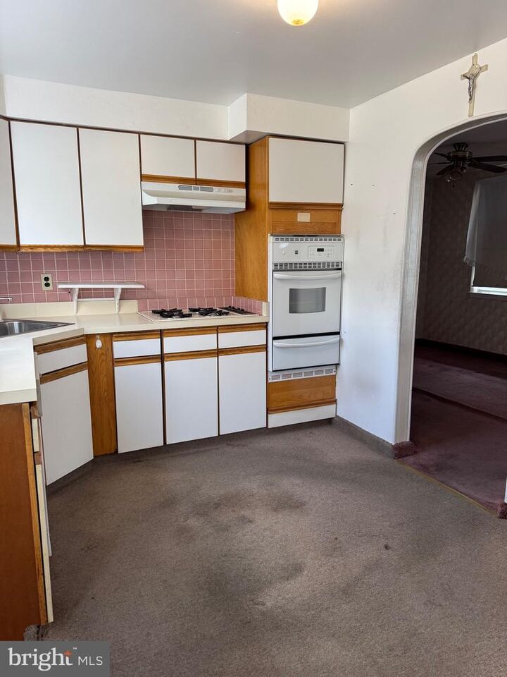 Property Photo: 9821 Verree Road PA 19115