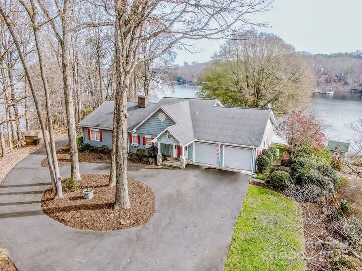 Property Photo:  214 Lakeview Shores Loop  NC 28117 