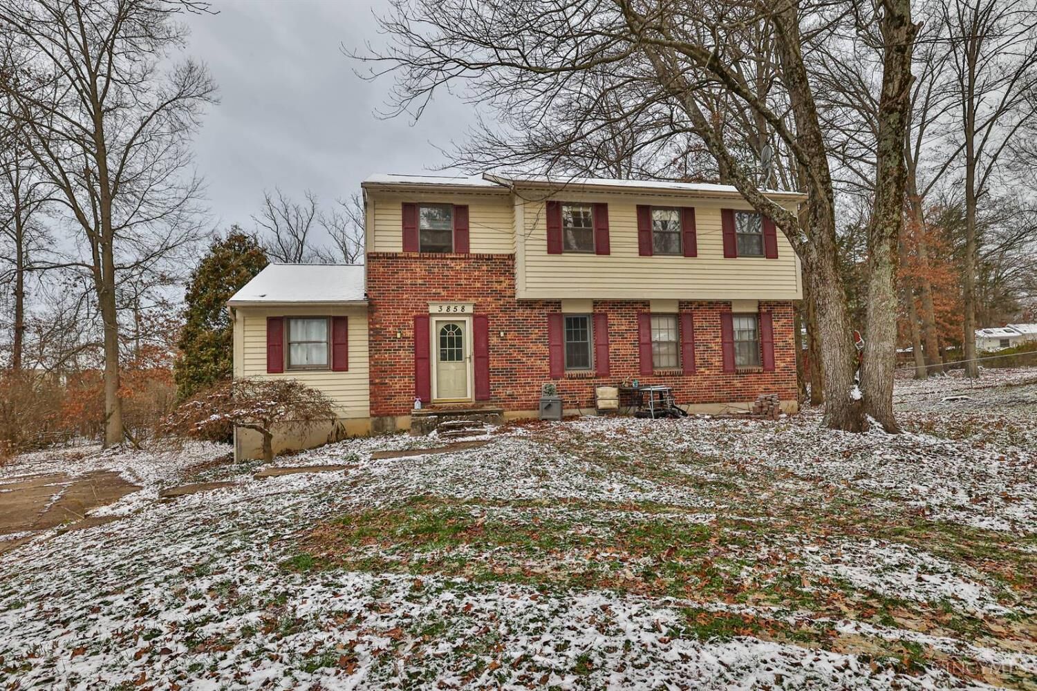 Property Photo: 3858 Heritage Oaks Drive OH 45102