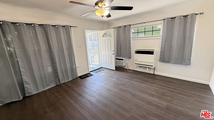 Property Photo:  607 W 47th Street St  CA 90037 