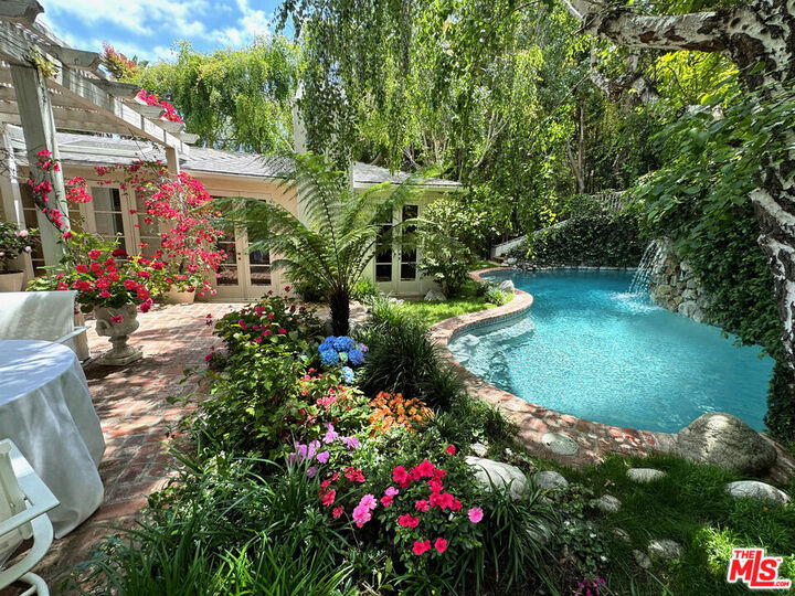 Property Photo: 1619 Marmont Ave CA 90069