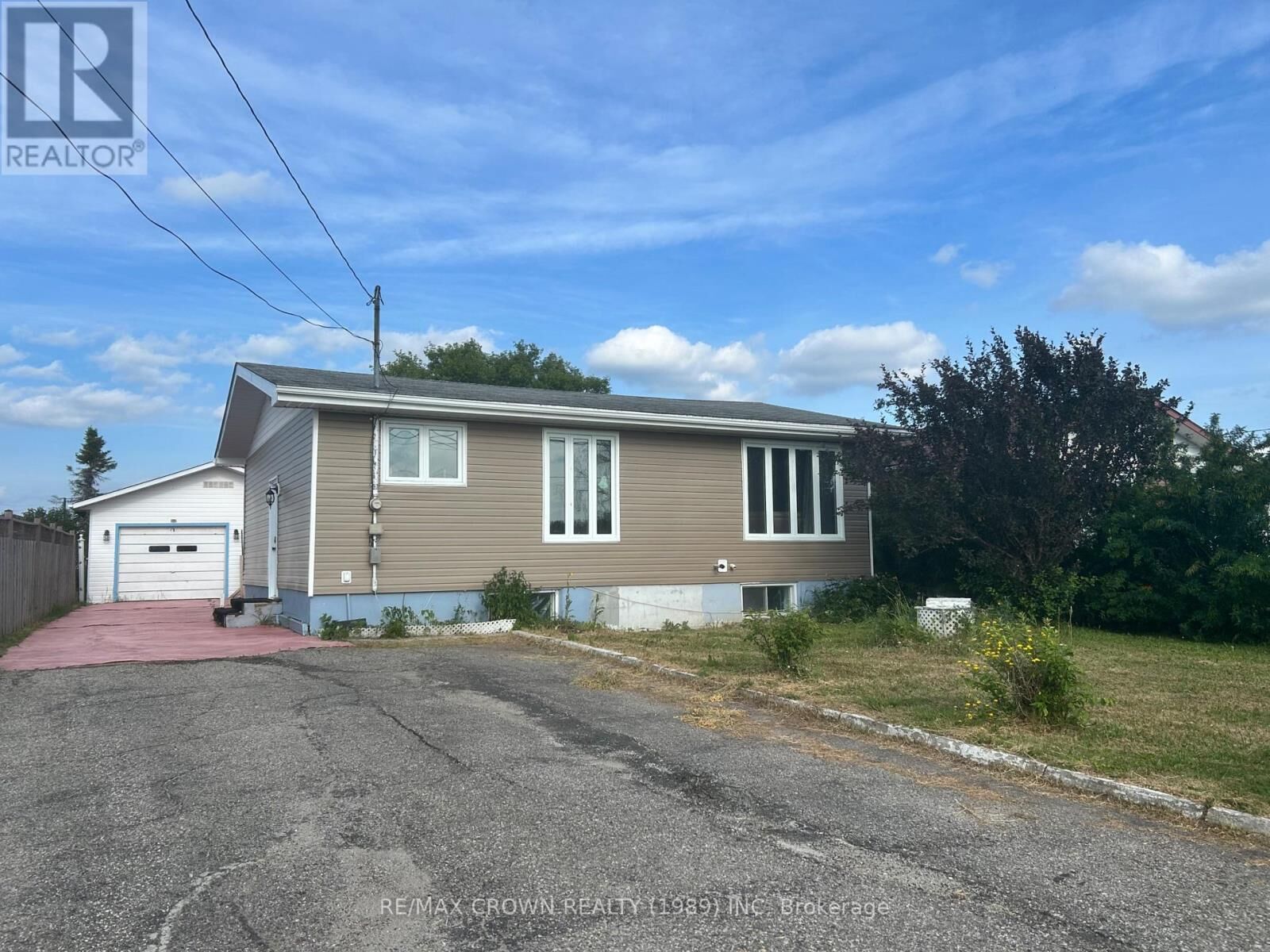 Property Photo: 80 Brunelle Road South ON P5N 2T5