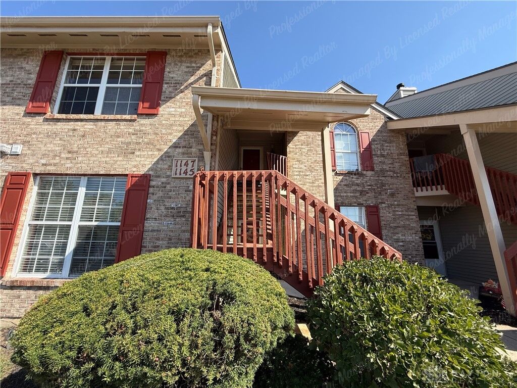 Property Photo:  1147 Captains Bridge  OH 45458 