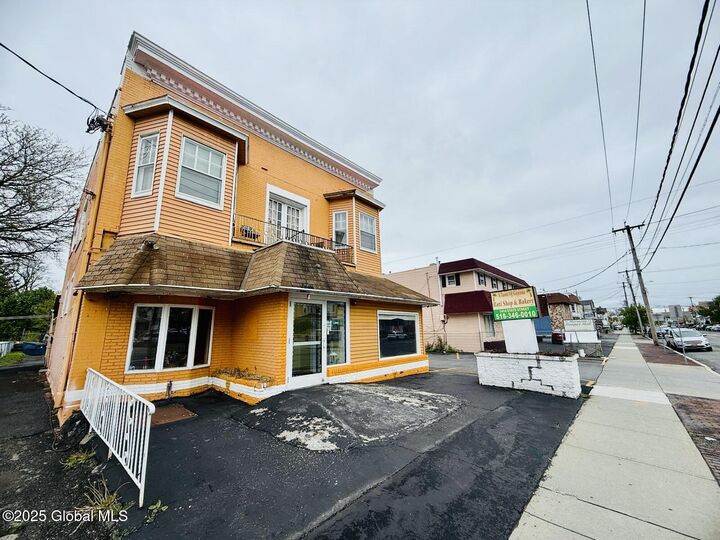 Property Photo:  1414 State Street  NY 12304 