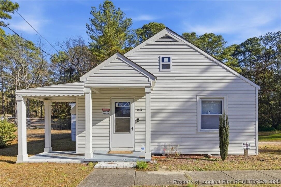 Property Photo:  1814 Newark Avenue  NC 28301 