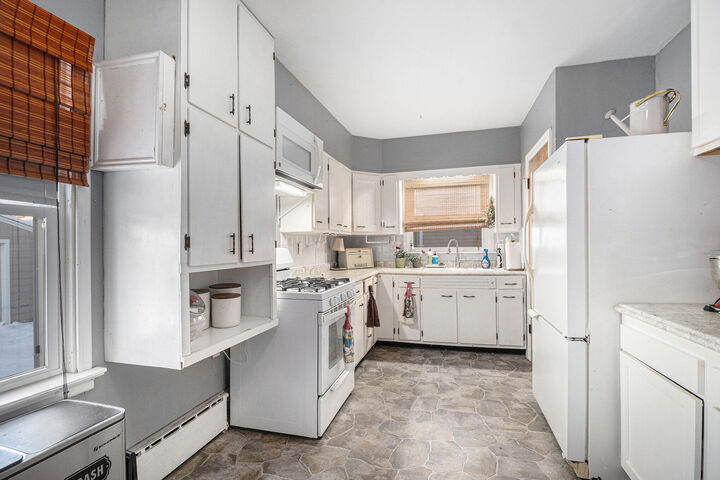 Property Photo:  714 Pearl Street  IN 46360 