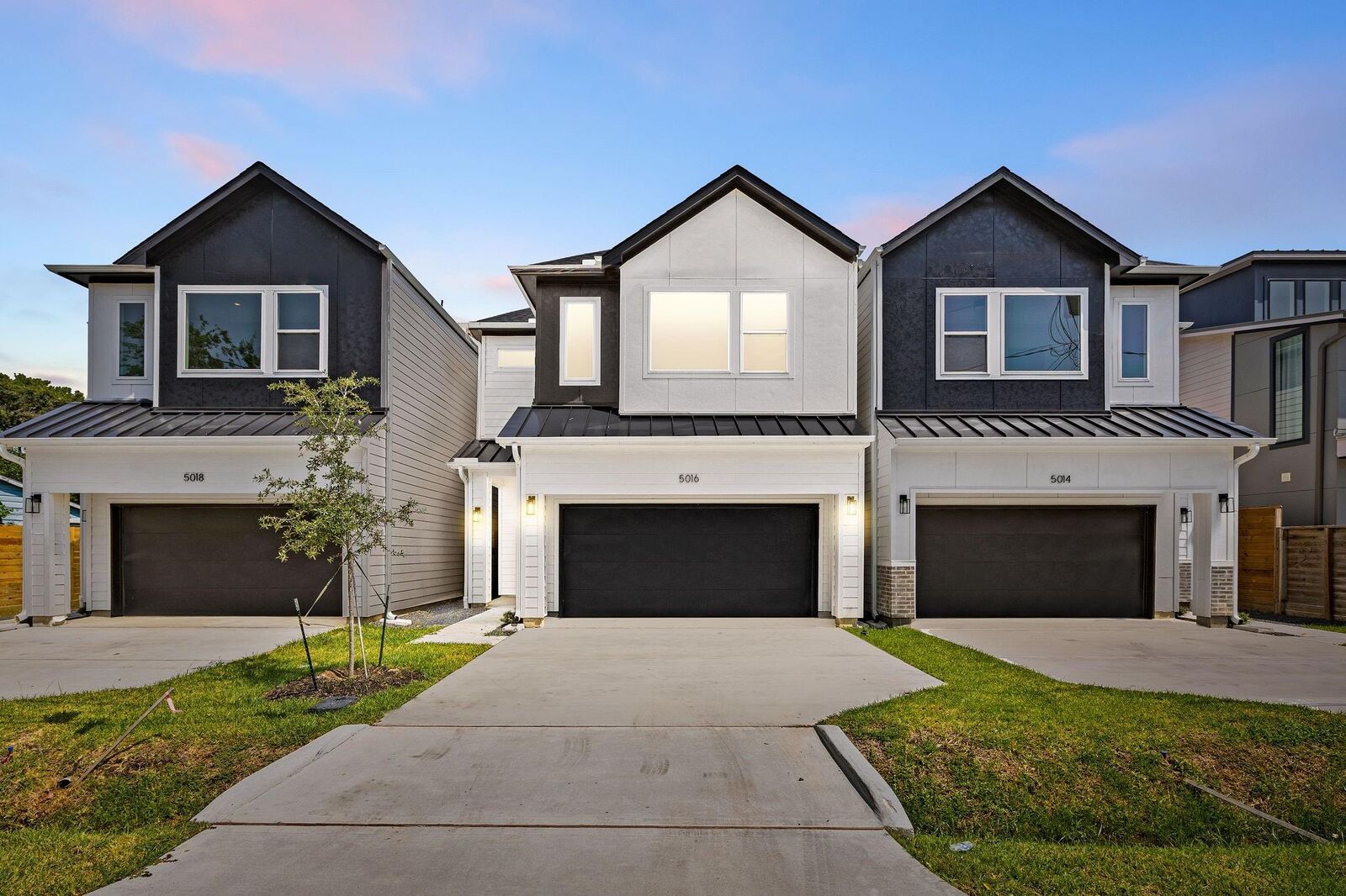 Property Photo:  5016 Golden Forest Drive  TX 77091 