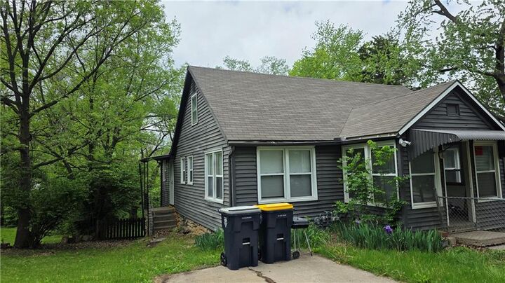 Property Photo:  5700 Manchester Avenue  MO 64129 