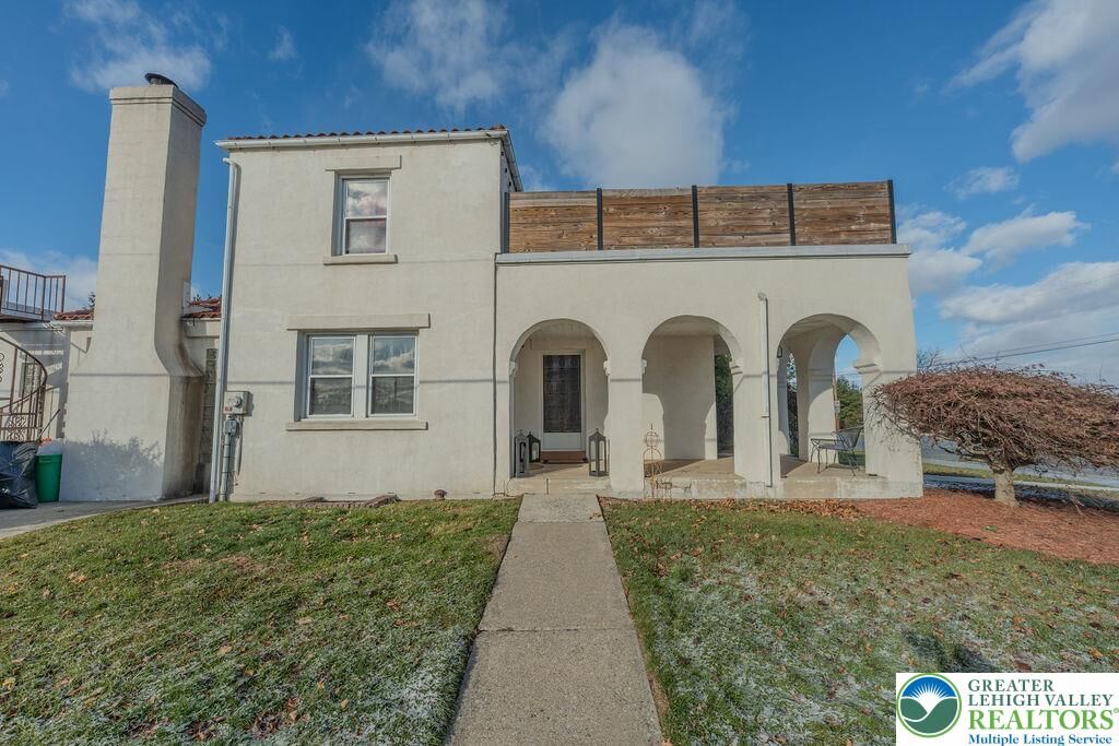 Property Photo:  1124 Club Avenue  PA 18109 