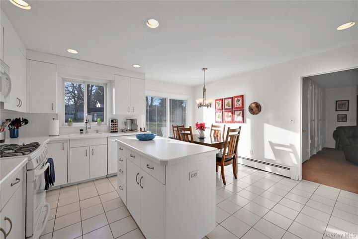 Property Photo:  8 Jennifer Drive  NY 10956 