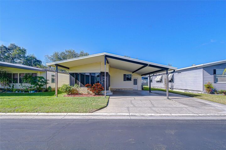 Property Photo:  3111 Hickory Drive  FL 33543 