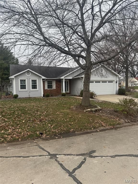 Property Photo: 160 Coventry Way IL 62249