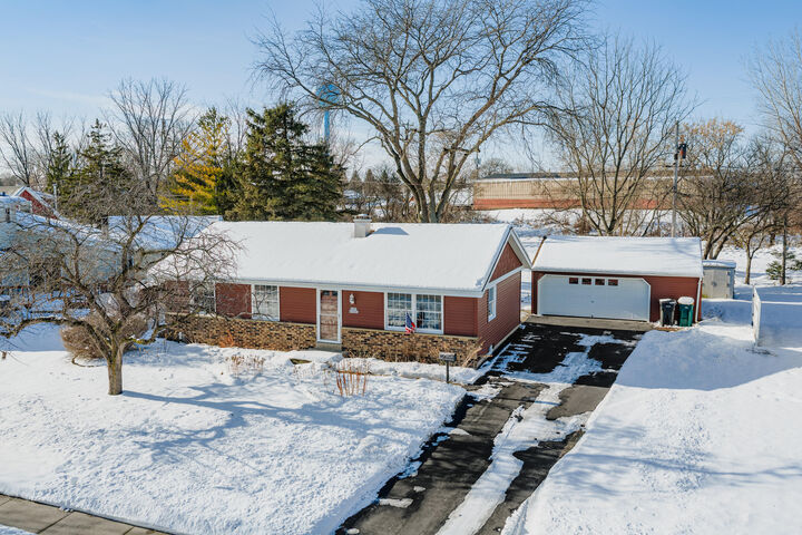 Property Photo:  W207n17023 Parkview Dr  WI 53037 