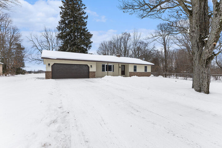 Property Photo:  3030 Newell Street  MI 49314 