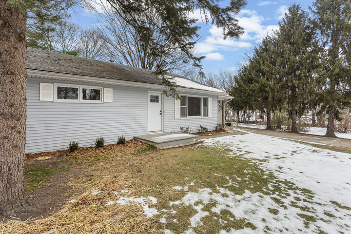 Property Photo:  402 S Washington Street  IL 61770 