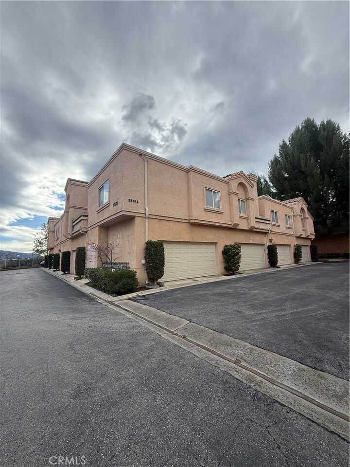 Property Photo:  25152 Steinbeck B  CA 91381 