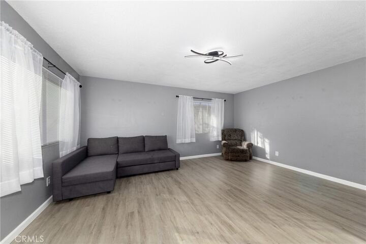 Property Photo: 623 E Old 2nd St CA 92583