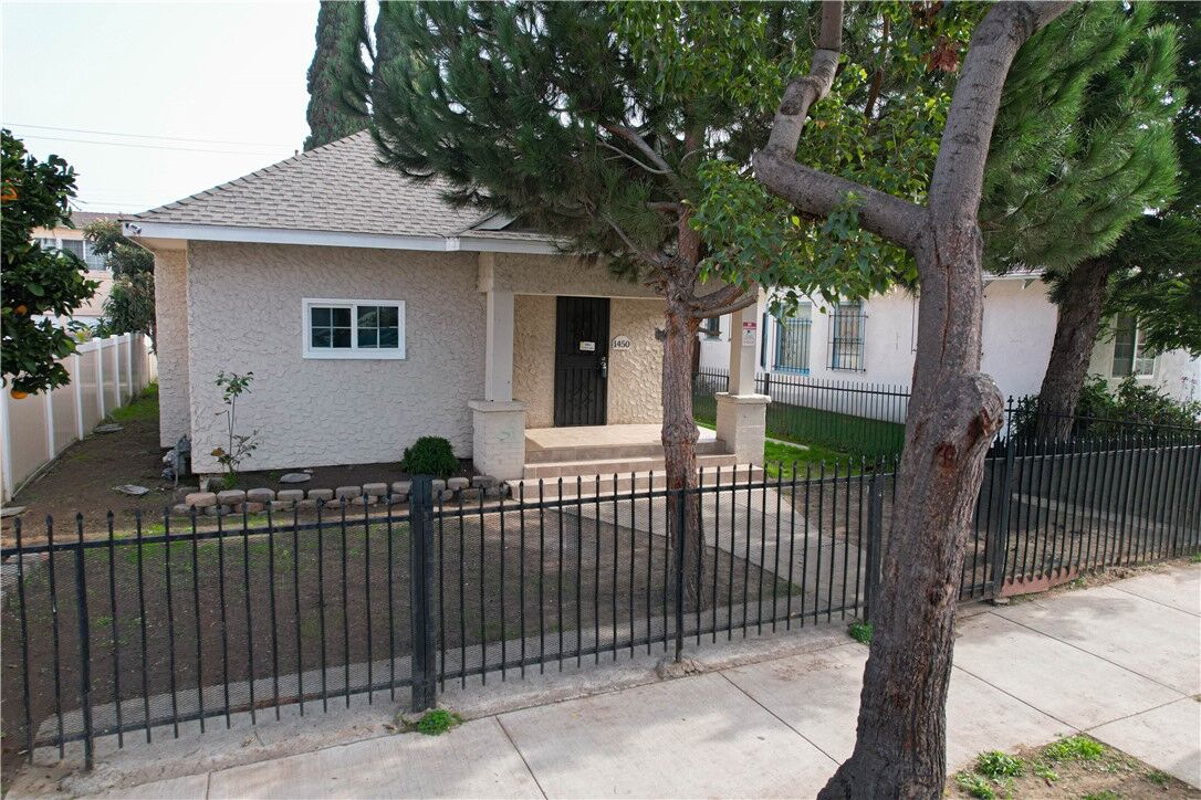 Property Photo:  1450 Peterson  CA 90813 
