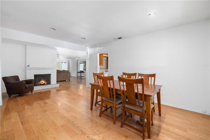 Property Photo:  17419 Leadwell  CA 91406 