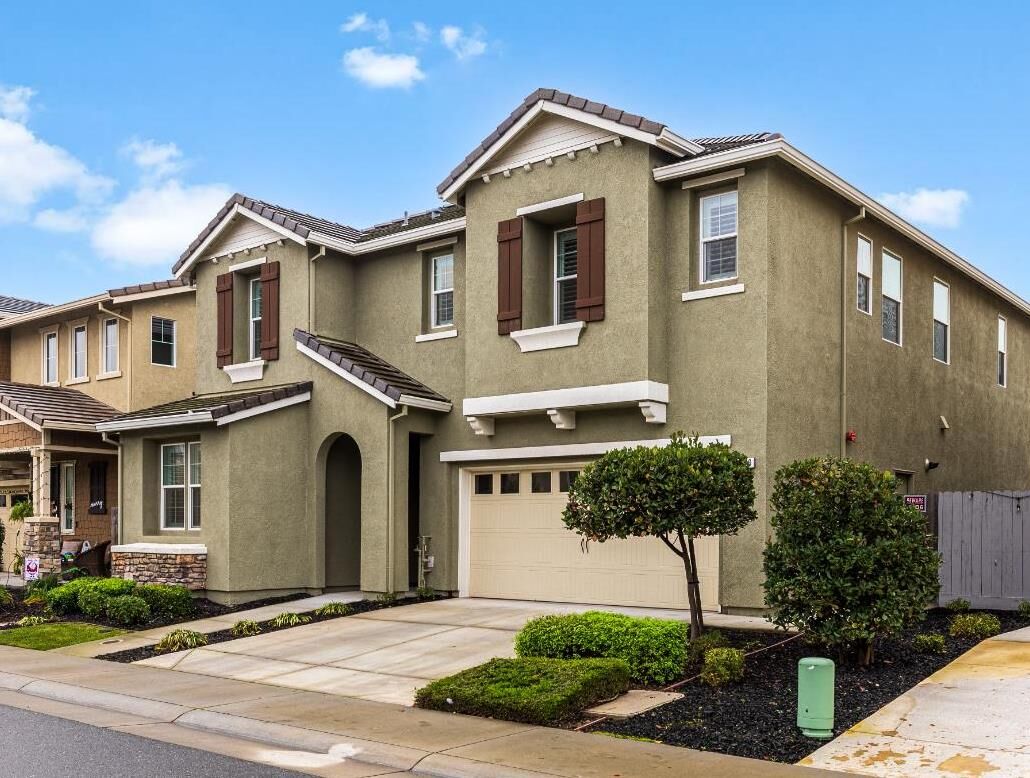 Property Photo: 1240 Goldenrod Way CA 95765