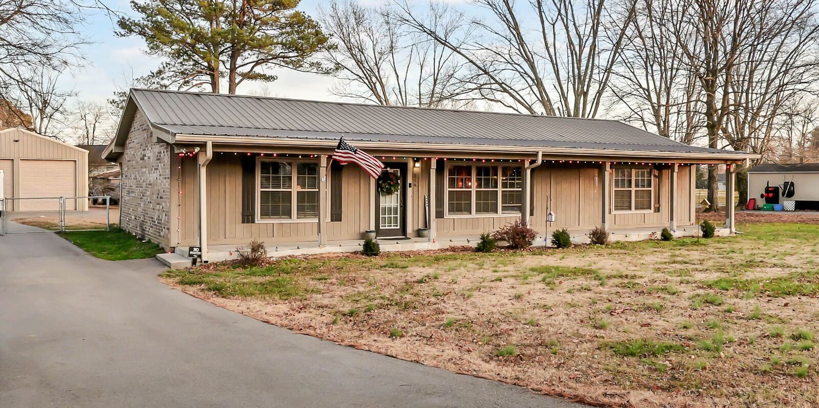 Property Photo: 214 Eastside Dr TN 37188