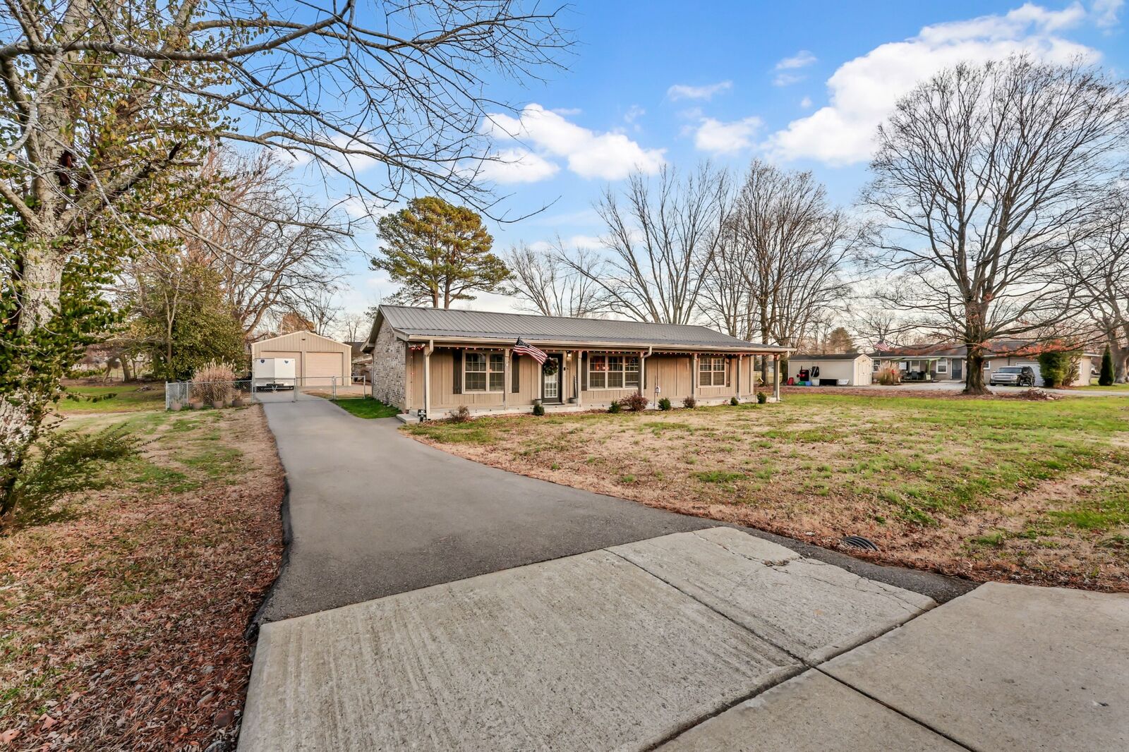 Property Photo:  214 Eastside Dr  TN 37188 