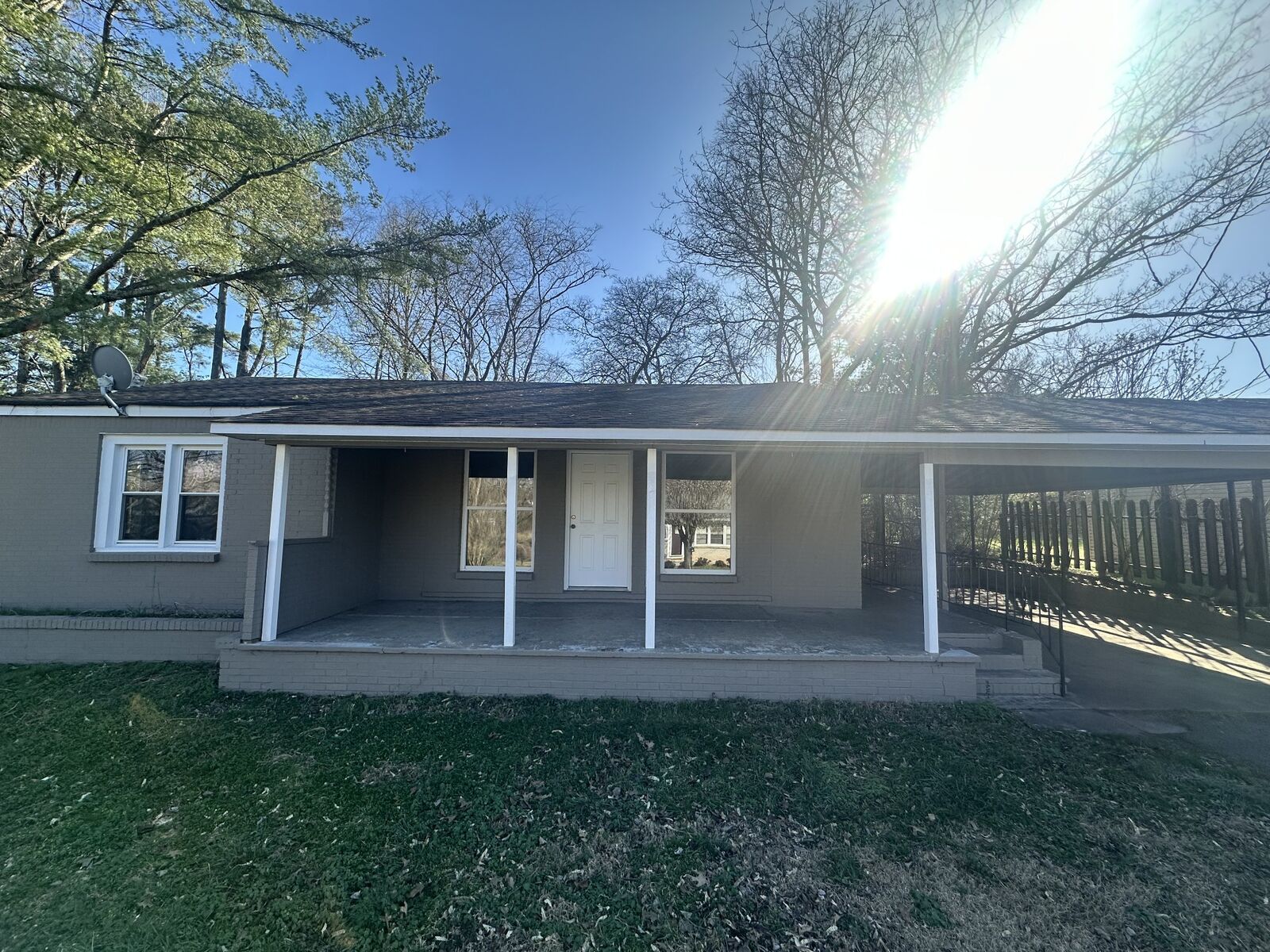 Property Photo:  204 Ruby St  TN 37398 